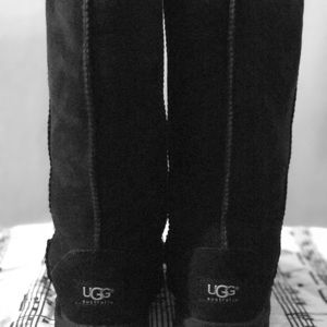 CLASSIC II TALL UGG BOOT Girls Size 2